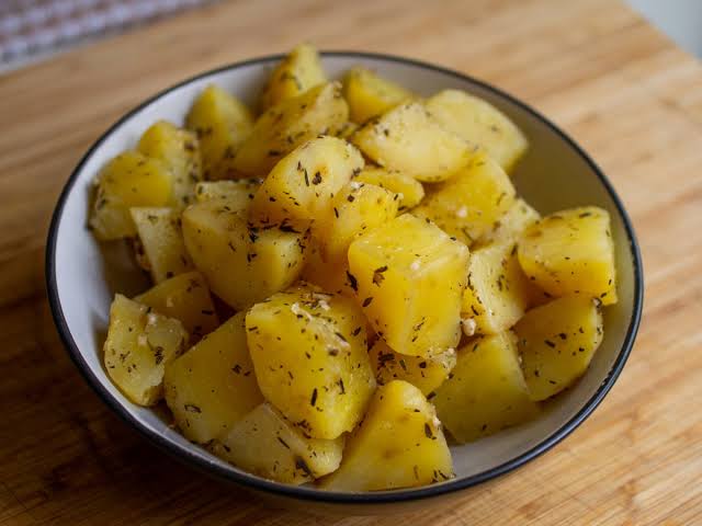 Garlic Sous Vide Potatoes Recipe with Thyme and Oregano