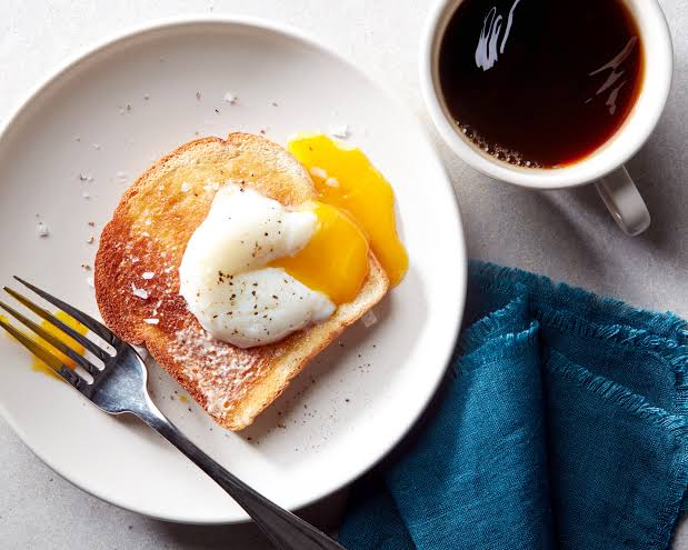 Fancy Sous Vide Poached Eggs in Toast